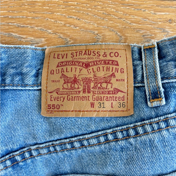 Levi’s 550 Jeans 31x36 - Picture 3 of 3